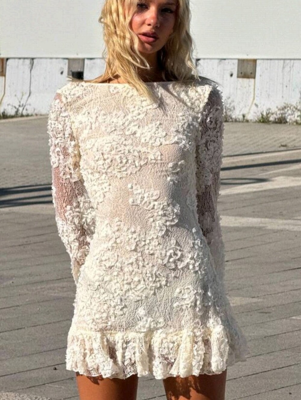 Women's New Elegant Lace Backless Color-Block Mini Dress, Cream Solid - Picture 5 of 9